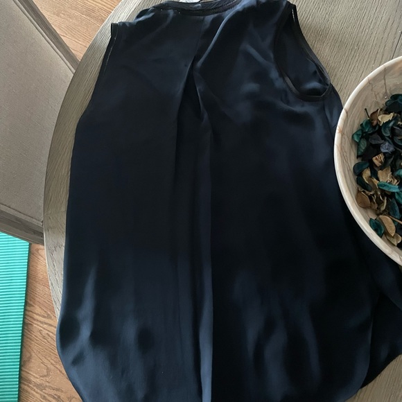 Elie Tahari Shell XS - Picture 2 of 4